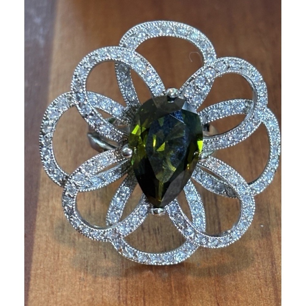 Beautiful Green Quartz And CZ Flower Statement Ring Size 7